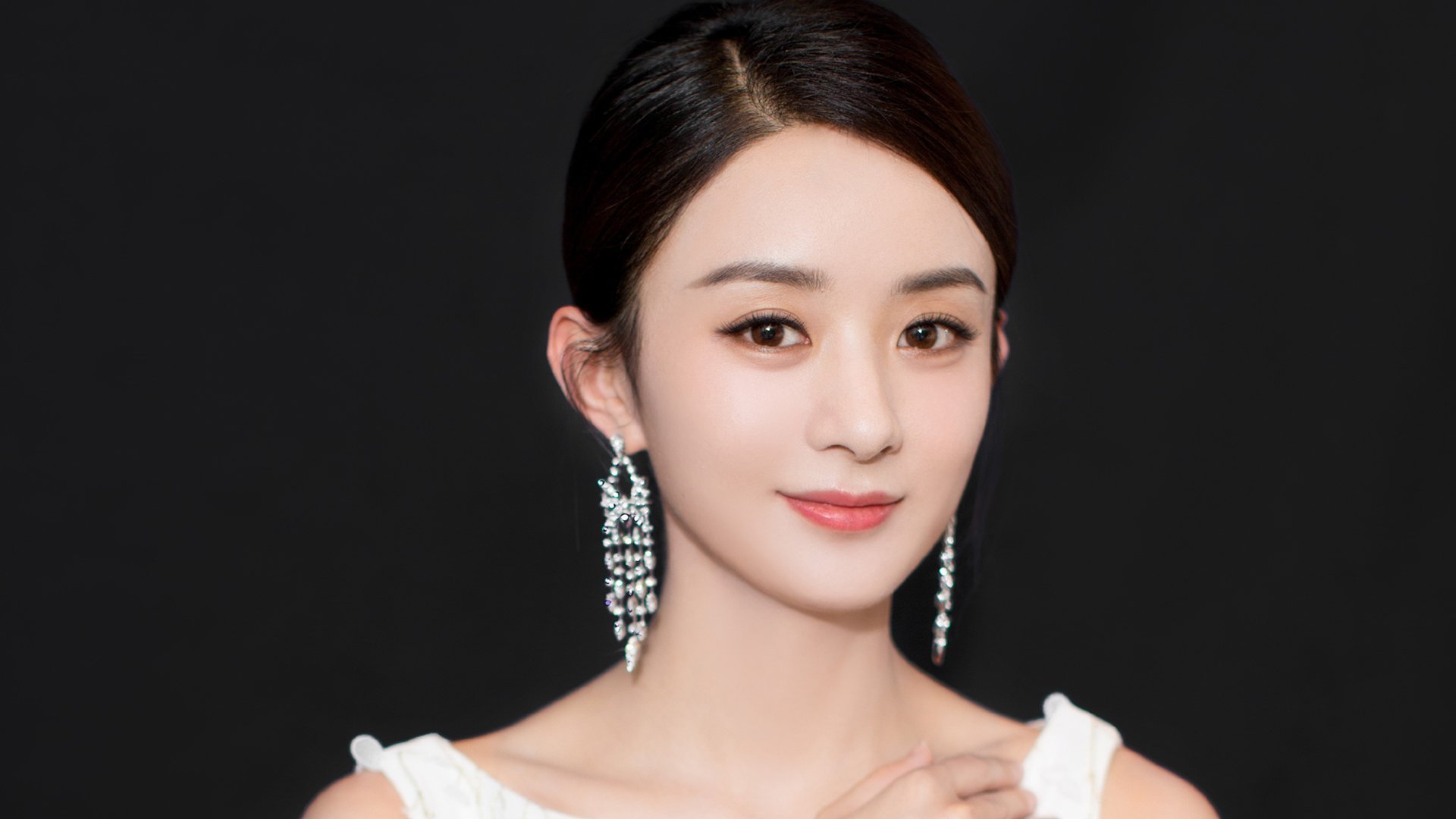 【现场气氛火爆】球迷疯狂助威点燃比赛激情，球迷疯狂庆祝